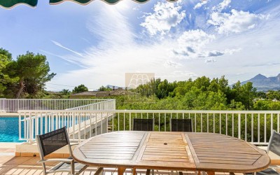Spacious villa in the best area of Sierra Altea Golf.
